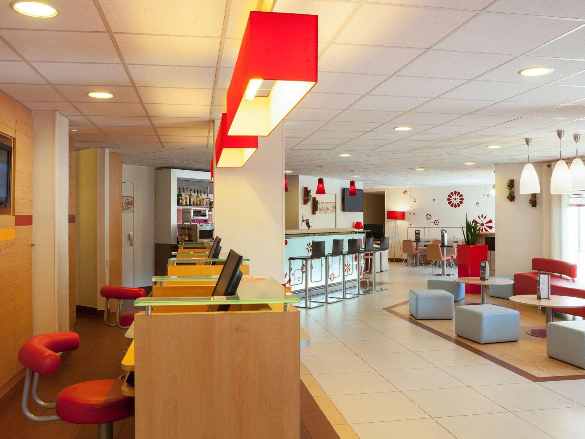 Hotel Ibis Velizy Jouy-En-Josas Exterior foto